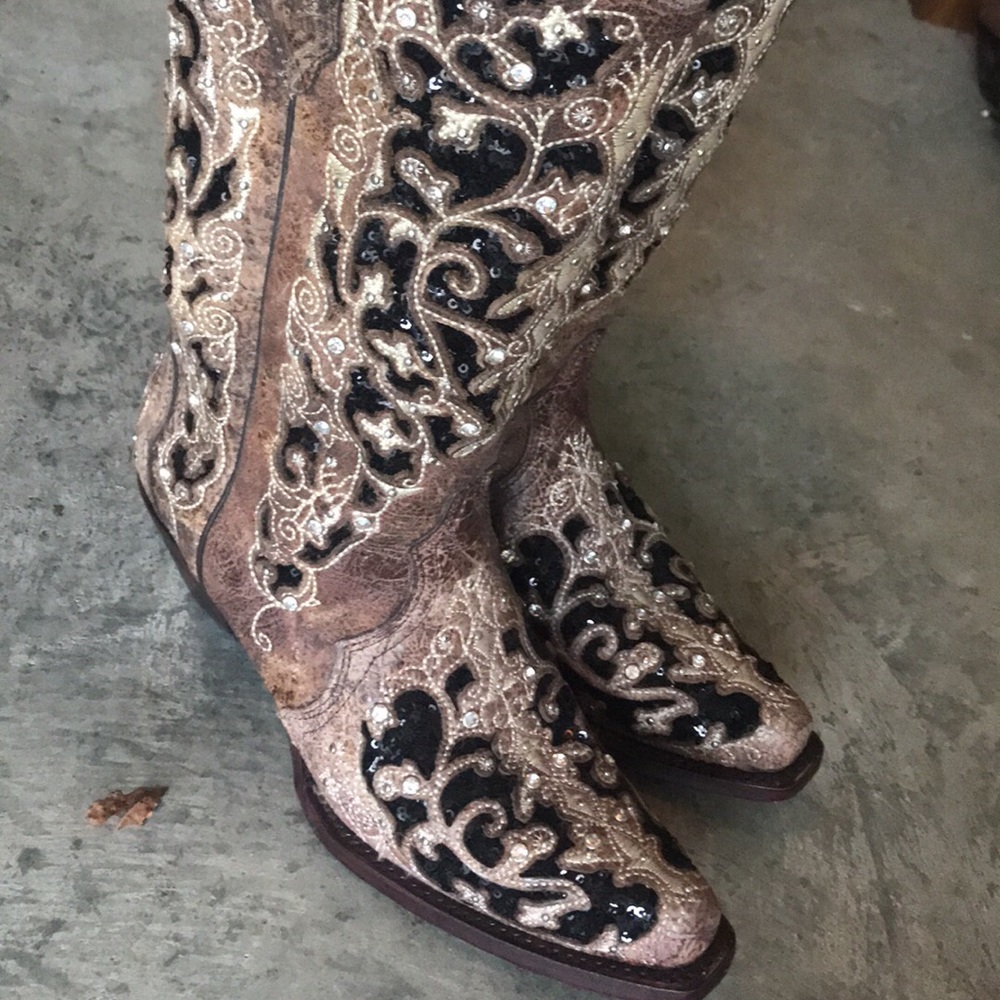 Corral boots